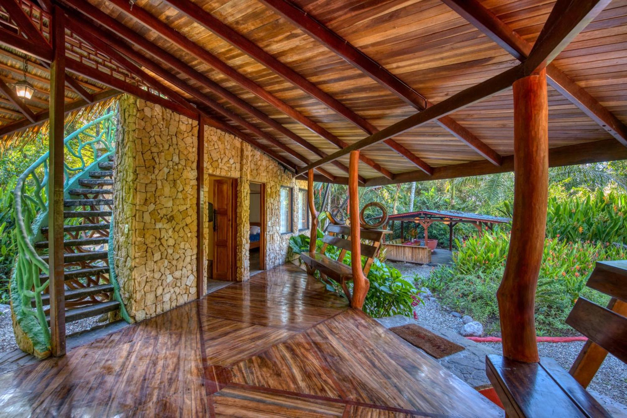 Tree House Beachfront Lodge Puerto Viejo de Talamanca Exterior foto